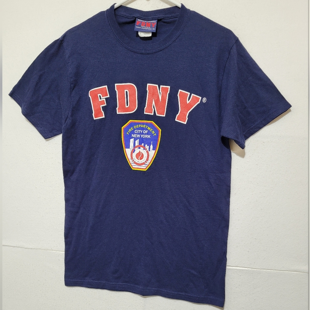 F.D.N.Y OF NEW YORK FIRE DEPARTMENT T-SHIRT MEN SIZE S NAVY
